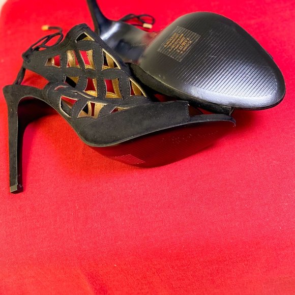 Sexy Black Eyelet Tie Back Stiletto Pump Heel BCBG Luxury Brand 7.5 - Picture 14 of 14